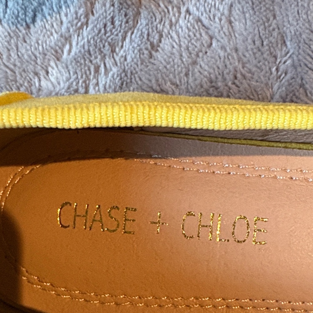 Chase + Chloe  Women's Faux Suede with Crystal Embellishments; SZ: 7; Like New - Picture 3 of 11